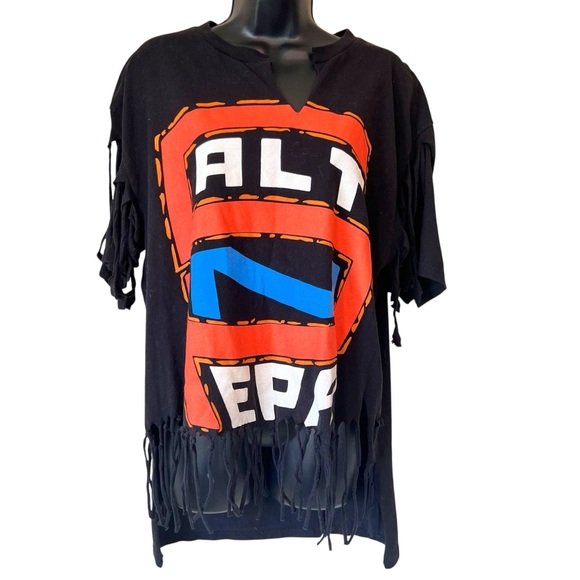 Salt N Pepa Distressed Graphic Tee - Picture 1 of 7